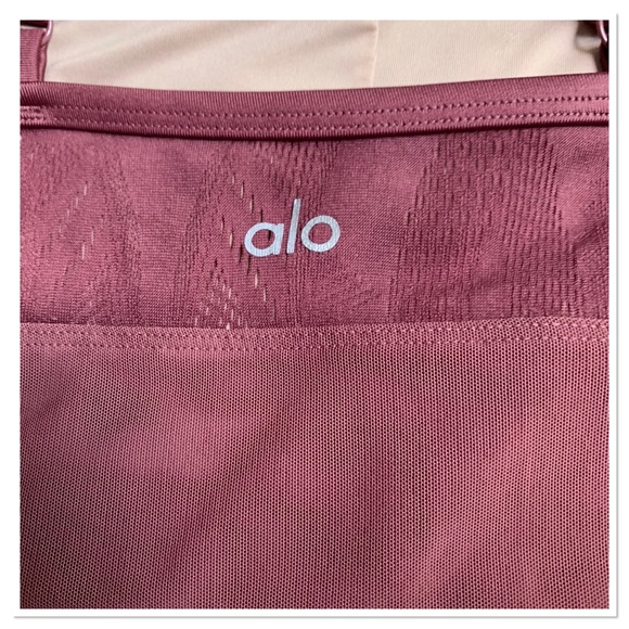 Alo Yoga Aria Bra Mauve Color Pull On Adjustable Straps Size Large - Picture 5 of 8